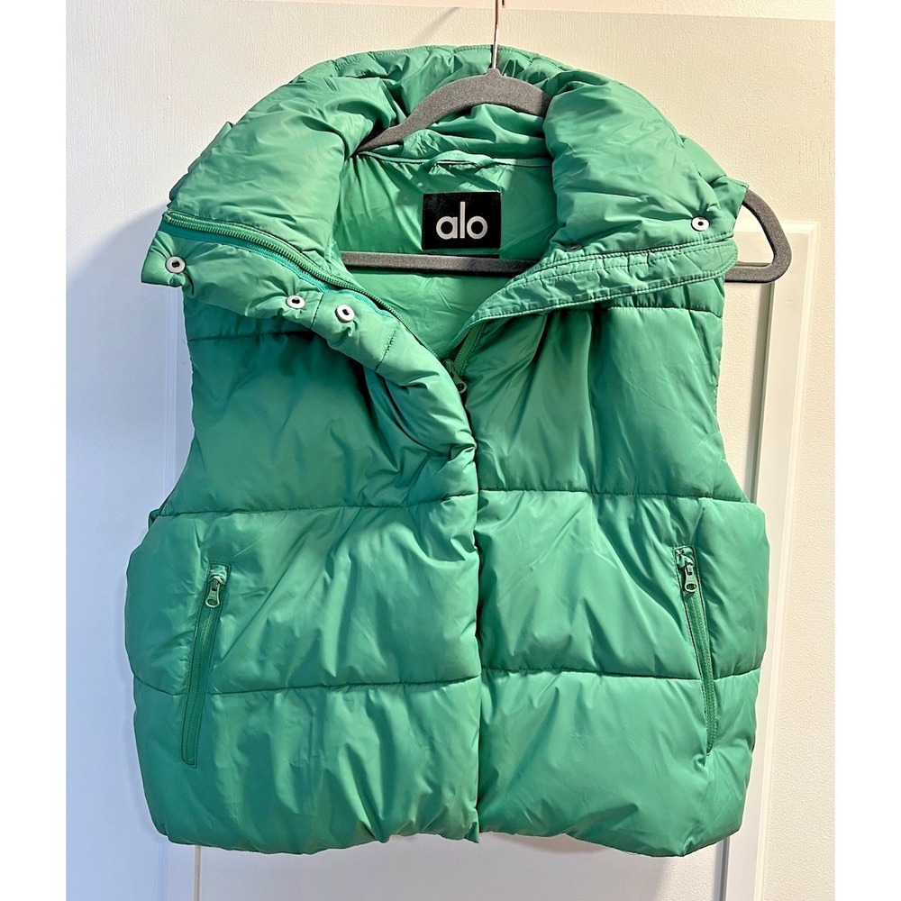 Alo Women's Sm Green Hooded Puffer Vest Full Zip Cinch Waist Insulated Back Logo